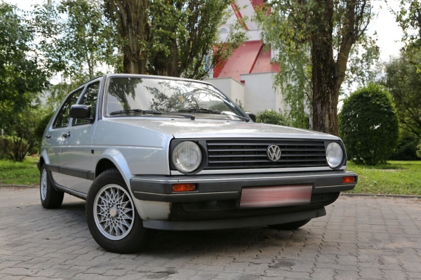 Volkswagen, не видевший зимы почти 20 лет! Отыскали идеальный Golf 1989 г. в., который точно не найти на «вторичке» Volkswagen, не видевший зимы почти 20 лет! Отыскали идеальный Golf 1989 г. в., который точно не найти на «вторичке»