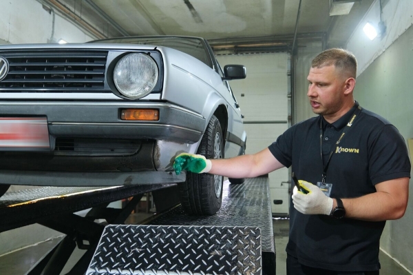 Volkswagen, не видевший зимы почти 20 лет! Отыскали идеальный Golf 1989 г. в., который точно не найти на «вторичке» Volkswagen, не видевший зимы почти 20 лет! Отыскали идеальный Golf 1989 г. в., который точно не найти на «вторичке»