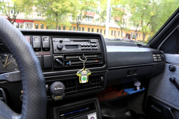 Volkswagen, не видевший зимы почти 20 лет! Отыскали идеальный Golf 1989 г. в., который точно не найти на «вторичке» Volkswagen, не видевший зимы почти 20 лет! Отыскали идеальный Golf 1989 г. в., который точно не найти на «вторичке»