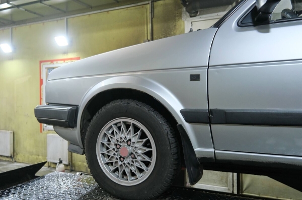 Volkswagen, не видевший зимы почти 20 лет! Отыскали идеальный Golf 1989 г. в., который точно не найти на «вторичке» Volkswagen, не видевший зимы почти 20 лет! Отыскали идеальный Golf 1989 г. в., который точно не найти на «вторичке»