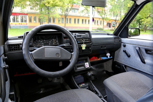 Volkswagen, не видевший зимы почти 20 лет! Отыскали идеальный Golf 1989 г. в., который точно не найти на «вторичке» Volkswagen, не видевший зимы почти 20 лет! Отыскали идеальный Golf 1989 г. в., который точно не найти на «вторичке»