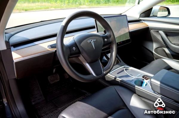 «Всё было зря». Мнение владельца Tesla Model 3