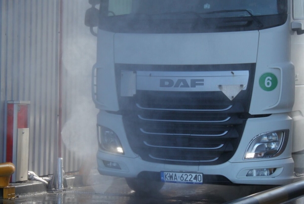 Что говорят водители об обязательной дезинфекции транспорта на границе