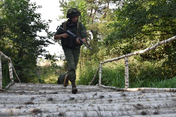 Десантники осуществили подрыв моста через Прилукский канал на полигоне «Брестский» Десантники осуществили подрыв моста через Прилукский канал на полигоне «Брестский»