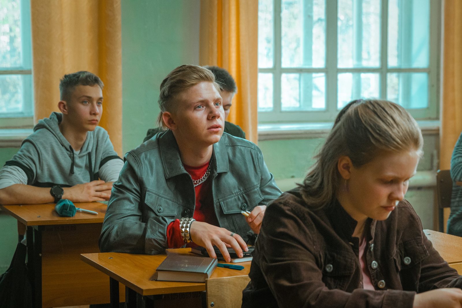 Пять фильмов и сериалов про школу, которые помогут настроиться на новый учебный год