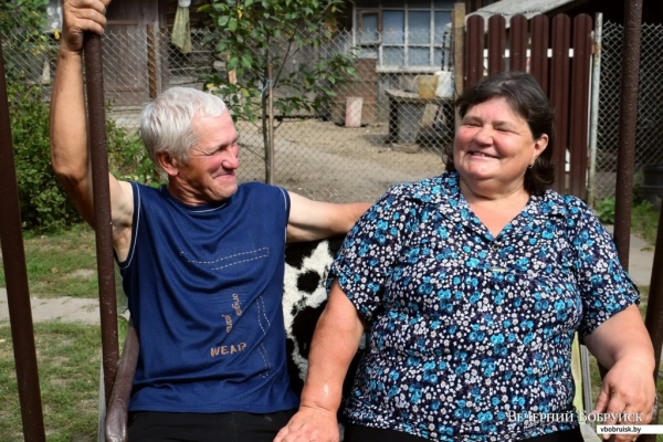 «Лисичек сдавали на 800 рублей, черники – на 1000, корзин продали на 3 тысячи». Как семья подрабатывает на дарах природы