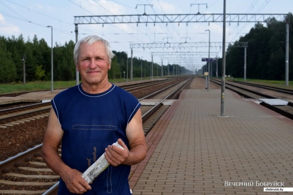 «Лисичек сдавали на 800 рублей, черники – на 1000, корзин продали на 3 тысячи». Как семья подрабатывает на дарах природы