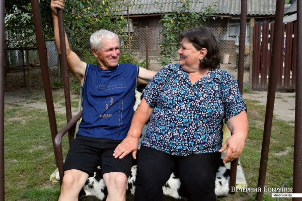 «Лисичек сдавали на 800 рублей, черники – на 1000, корзин продали на 3 тысячи». Как семья подрабатывает на дарах природы