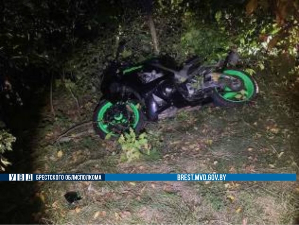 Мотоциклист и пешеход пострадали в Пинском районе Мотоциклист и пешеход пострадали в Пинском районе