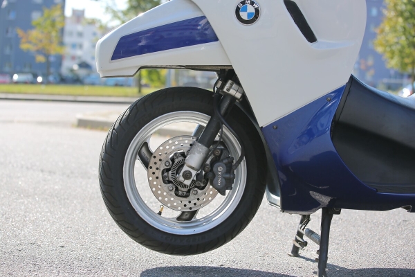 «Покупал за $2 200, но для меня — цены ему нет!» Белорус приобрёл редкий скутер BMW C1