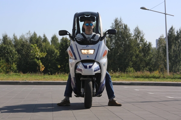 «Покупал за $2 200, но для меня — цены ему нет!» Белорус приобрёл редкий скутер BMW C1