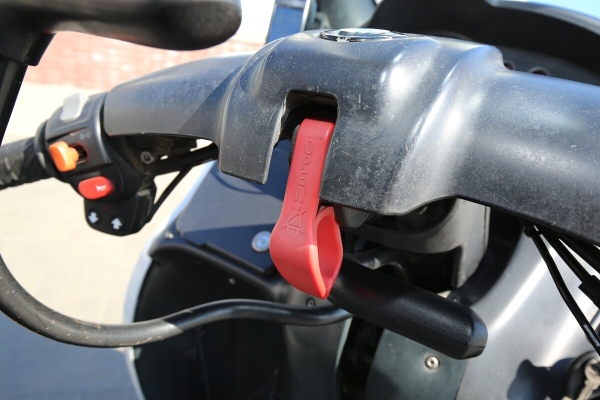 «Покупал за $2 200, но для меня — цены ему нет!» Белорус приобрёл редкий скутер BMW C1