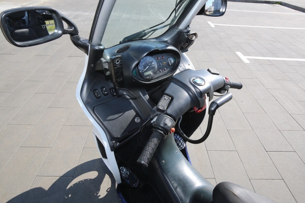 «Покупал за $2 200, но для меня — цены ему нет!» Белорус приобрёл редкий скутер BMW C1