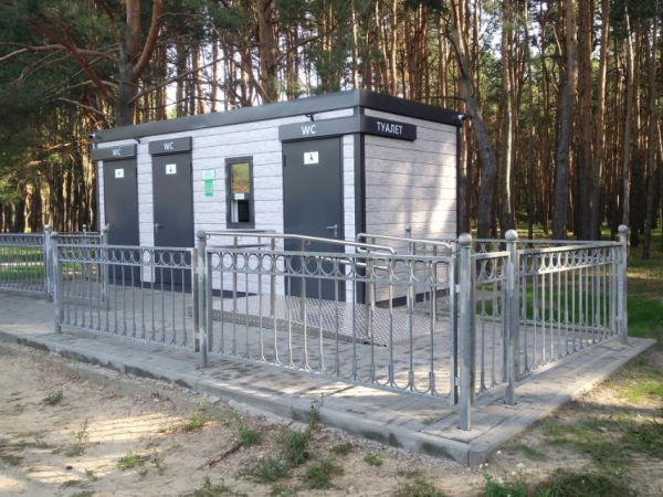 В Бресте в парке воинов-интернационалистов установили туалет В Бресте в парке воинов-интернационалистов установили туалет