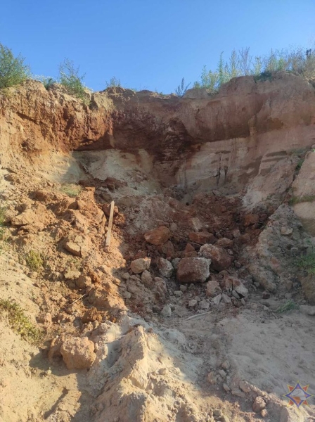 В Слониме 9-летнего мальчика засыпало песком на стройке В Слониме 9-летнего мальчика засыпало песком на стройке