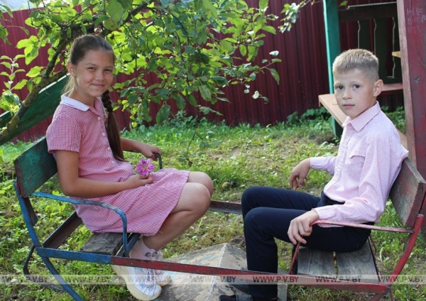 Жемчужную свадьбу отметили родители девятерых детей Ольга и Василий Попитич из Пинского района Жемчужную свадьбу отметили родители девятерых детей Ольга и Василий Попитич из Пинского района