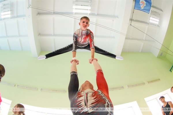 Более 100 спортсменов из Беларуси и России выступают на турнире по спортивной акробатике в Бресте Более 100 спортсменов из Беларуси и России выступают на турнире по спортивной акробатике в Бресте