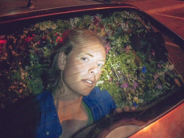 Брестчанин превратил VW Passat (B4) в «кветкамобиль»