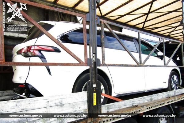 Две «Тойоты» за $30 тысяч ввозили в Беларусь. Цена оказалась неверной Две «Тойоты» за $30 тысяч ввозили в Беларусь. Цена оказалась неверной