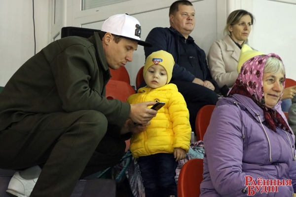 Фігурысты з розных куткоў краіны прыехалі ў Пружаны, каб пазмагацца за «Кубак Белавежскай пушчы» і пуцёўку на рэспубліканскія Алімпійскія дні моладзі Фігурысты з розных куткоў краіны прыехалі ў Пружаны, каб пазмагацца за «Кубак Белавежскай пушчы» і пуцёўку на рэспубліканскія Алімпійскія дні моладзі