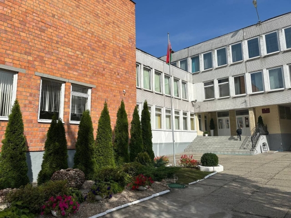 Глава Бреста побывал в школе, в которой учился сам и встретился с первой учительницей