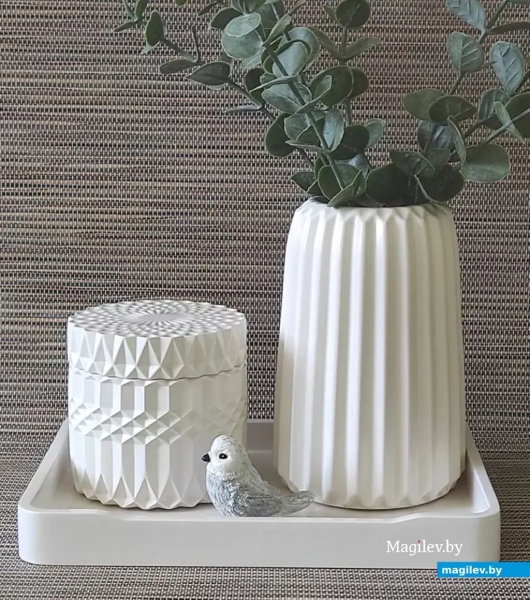 «Настоящий белорус инструкцию читает, когда все сломает». Как медработник научилась делать поделки из гипса, а теперь их продает