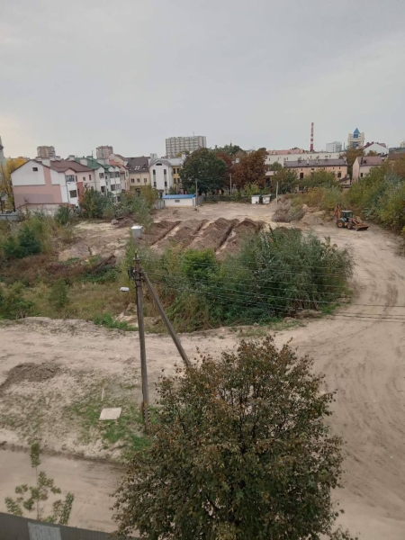 Раскопки в центре Бреста на участке бывшего «Прибужского квартала» Раскопки в центре Бреста на участке бывшего «Прибужского квартала»