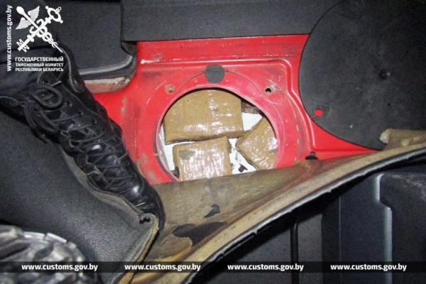 Россиянин пытался ввезти в Беларусь 154 кг гашиша – не вышло Россиянин пытался ввезти в Беларусь 154 кг гашиша – не вышло