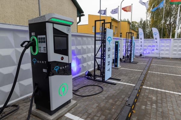 В Беларуси появился новый бренд ЭЗС. Первую станцию открыли в Колодищах В Беларуси появился новый бренд ЭЗС. Первую станцию открыли в Колодищах