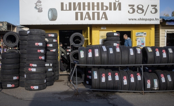 «В Германии они стоят 5 евро». Откровенный разговор с продавцом бэушных шин «В Германии они стоят 5 евро». Откровенный разговор с продавцом бэушных шин