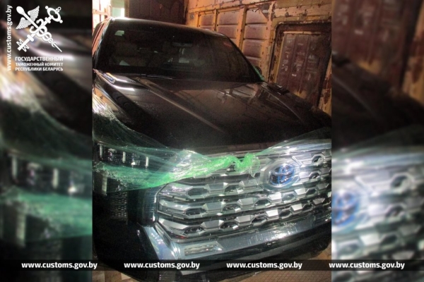 В ж/д вагоне, который должен был быть пустым, нашли автомобили на 500 тысяч долларов