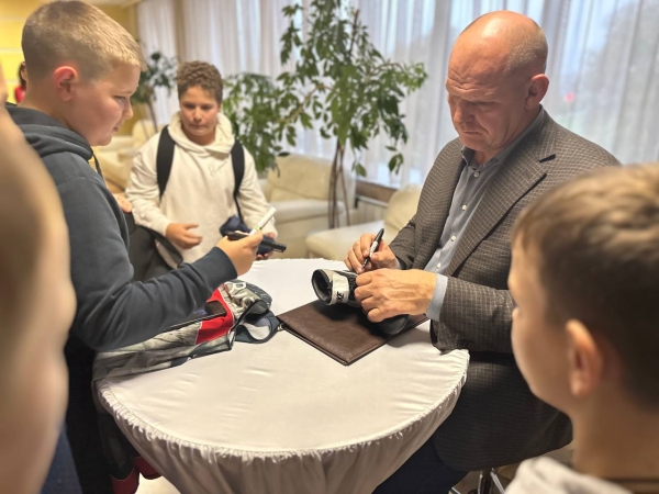 Знаменитый борец Александр Карелин посещает Брест Знаменитый борец Александр Карелин посещает Брест