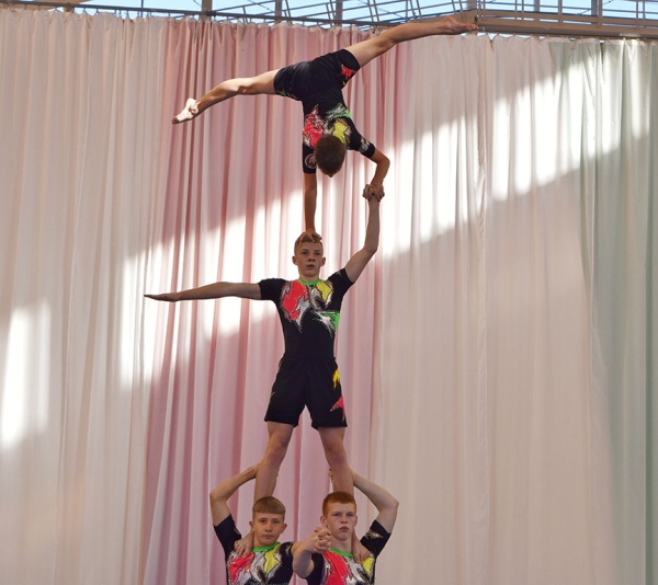 Акробаты Барановичей – лучшие в стране Акробаты Барановичей – лучшие в стране