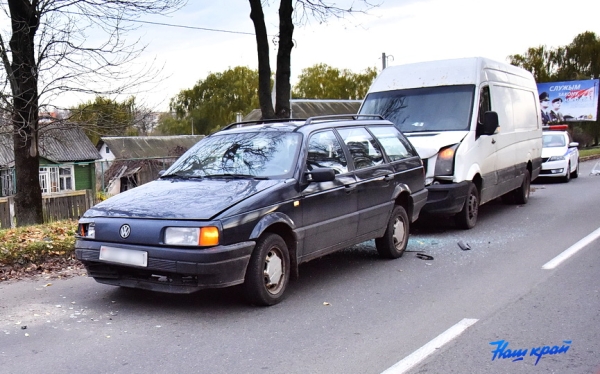  Фотофакт. Два автомобиля Volkswagen столкнулись в Барановичах