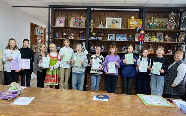 Юные барановичские мастерицы поборолись за право участвовать в областном этапе конкурса «Всё в твоих руках» Юные барановичские мастерицы поборолись за право участвовать в областном этапе конкурса «Всё в твоих руках»