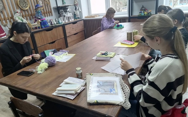 Юные барановичские мастерицы поборолись за право участвовать в областном этапе конкурса «Всё в твоих руках» Юные барановичские мастерицы поборолись за право участвовать в областном этапе конкурса «Всё в твоих руках»