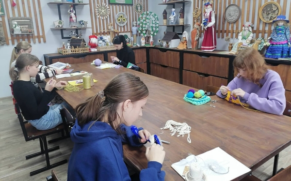 Юные барановичские мастерицы поборолись за право участвовать в областном этапе конкурса «Всё в твоих руках» Юные барановичские мастерицы поборолись за право участвовать в областном этапе конкурса «Всё в твоих руках»