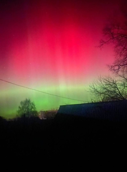 Невероятное северное сияние наблюдали в Беларуси Невероятное северное сияние наблюдали в Беларуси