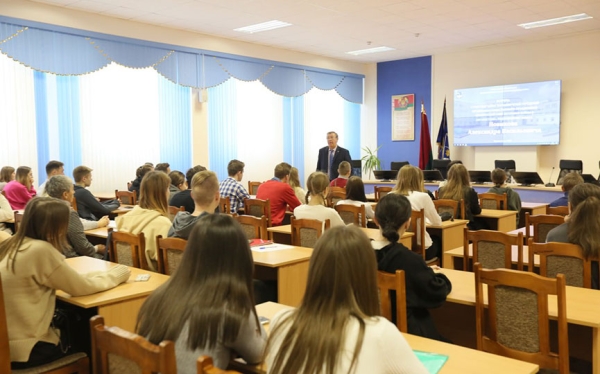  О чем говорил подполковник с барановичскими студентами