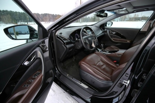 «Отъездил десять лет и ни на секунду не пожалел!». Белорус о владении корейским бизнес-седаном Hyundai Grandeur