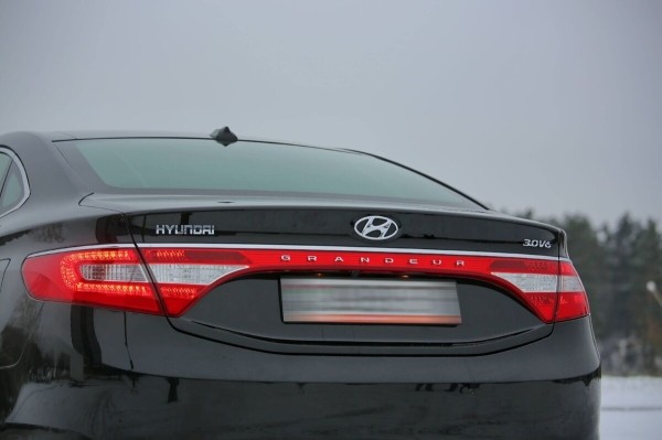 «Отъездил десять лет и ни на секунду не пожалел!». Белорус о владении корейским бизнес-седаном Hyundai Grandeur