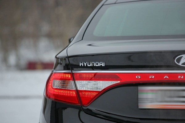 «Отъездил десять лет и ни на секунду не пожалел!». Белорус о владении корейским бизнес-седаном Hyundai Grandeur