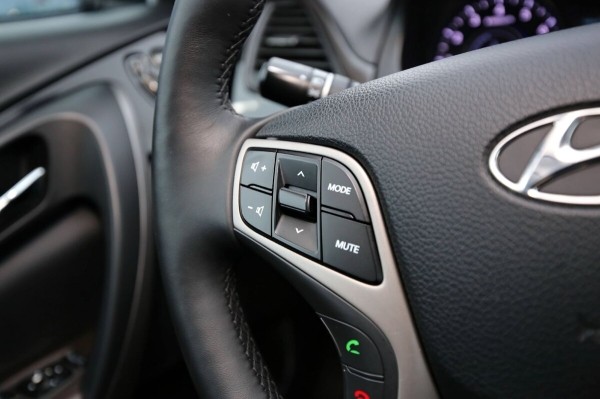 «Отъездил десять лет и ни на секунду не пожалел!». Белорус о владении корейским бизнес-седаном Hyundai Grandeur