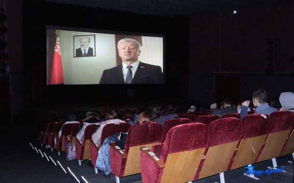 Почему после показа фильма-конкурсанта кинофестиваля «Листопад» зрители Барановичского кинотеатра «Октябрь» плакали  Почему после показа фильма-конкурсанта кинофестиваля «Листопад» зрители Барановичского кинотеатра «Октябрь» плакали