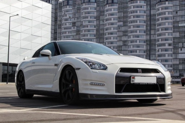 Сколько стоит в Беларуси Nissan GT-R — один из самых доступных суперкаров?