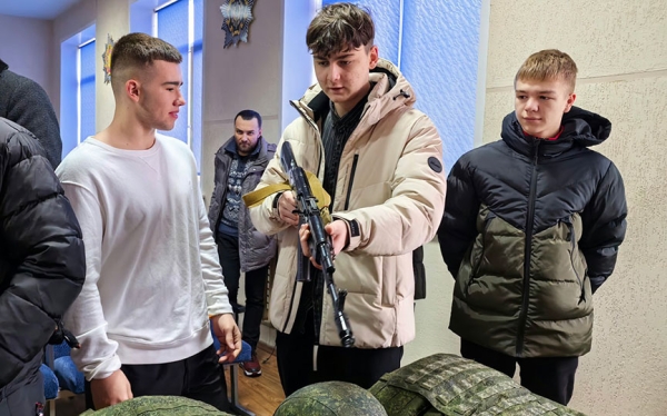 В 61-й авиабазе в Барановичах прошел день открытых дверей