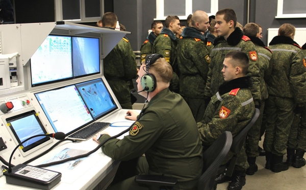 В 61-й авиабазе в Барановичах прошел день открытых дверей