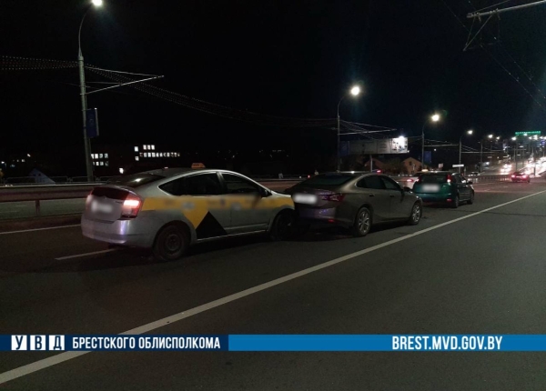 В Бресте на Кобринском мосту произошло два ДТП