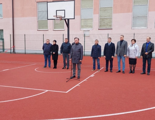 В БрГТУ торжественно открыли спортивную площадку В БрГТУ торжественно открыли спортивную площадку