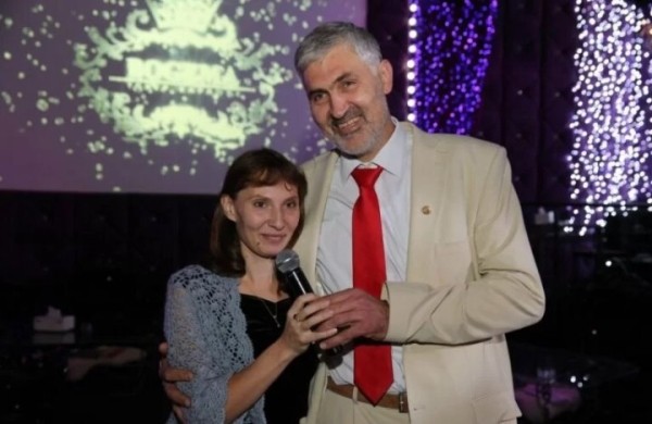 В маршрутке езжу, сложившись пополам. Как живет минчанин, чей рост превышает 2 метра В маршрутке езжу, сложившись пополам. Как живет минчанин, чей рост превышает 2 метра